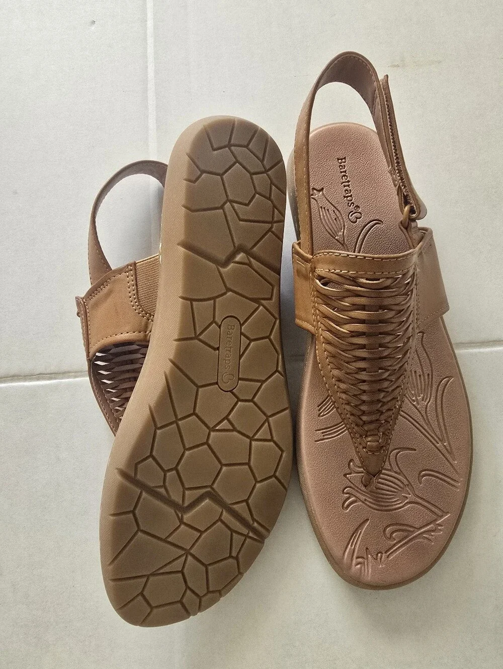 Baretraps Quincy Thong Sandals Size 9.5 Wide In Caramel Color - Picture 2 of 8